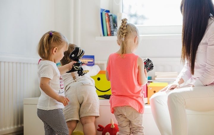 رويال سيرفيس-افضل شركة عمالة منزلية بالقاهرة-مكتب خدم وشغالات  أفضل بيبي سيتر