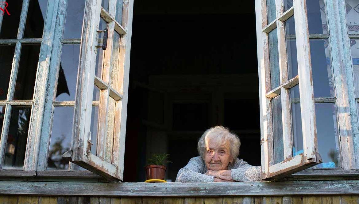 رويال سيرفيس-افضل شركة عمالة منزلية بالقاهرة-مكتب خدم وشغالات تمريض رعاية مسنين