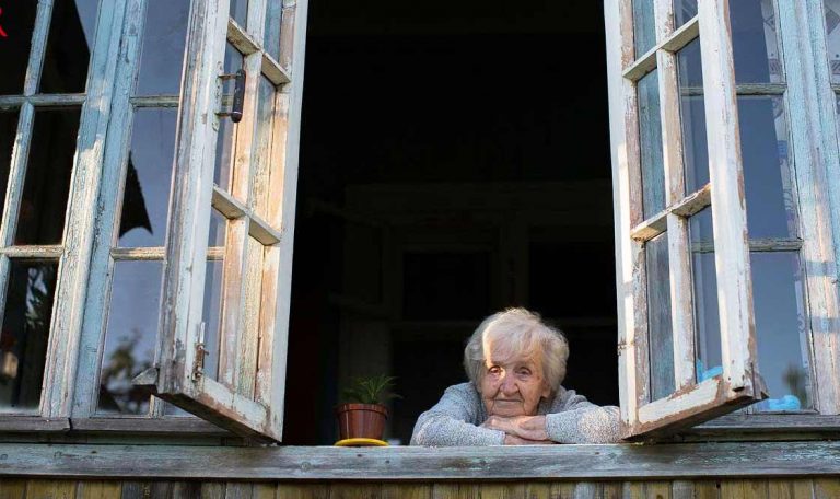 تمريض رعاية مسنين