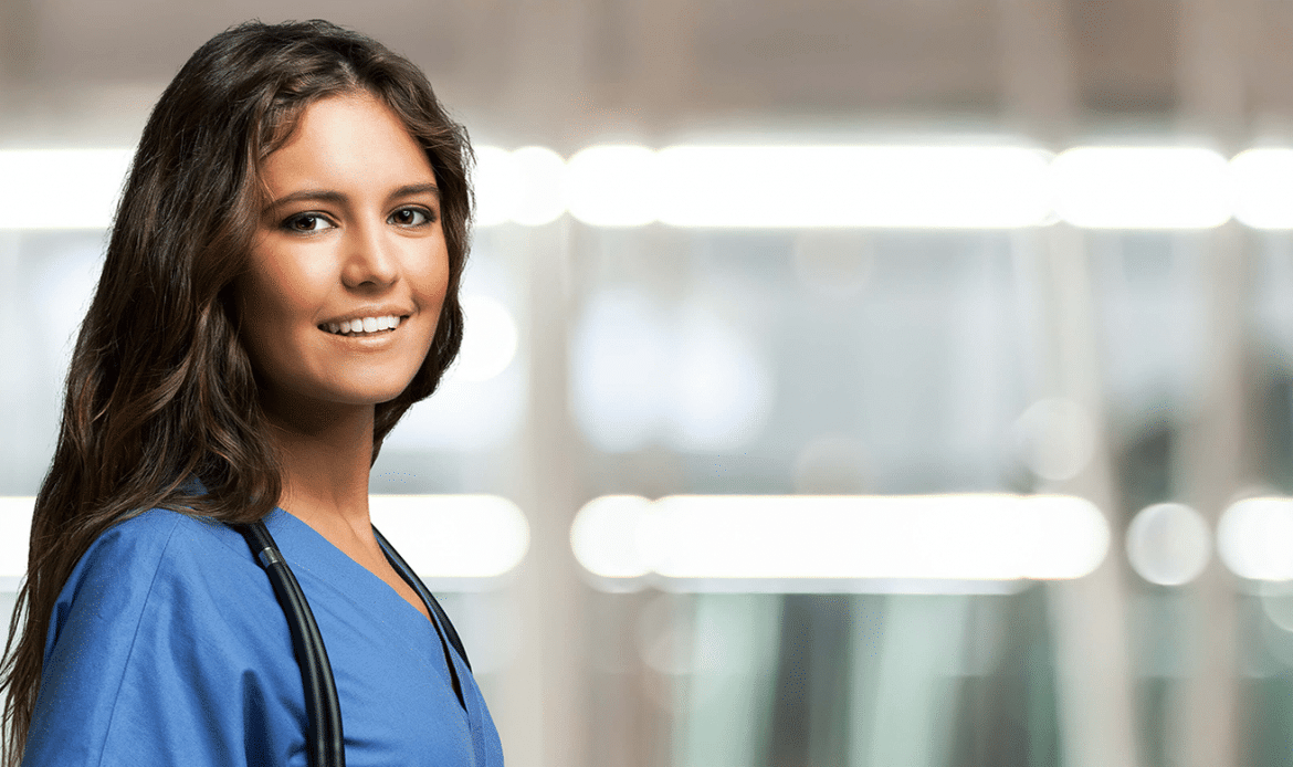 رويال سيرفيس-افضل شركة عمالة منزلية بالقاهرة-مكتب خدم وشغالات تمريض منزلي