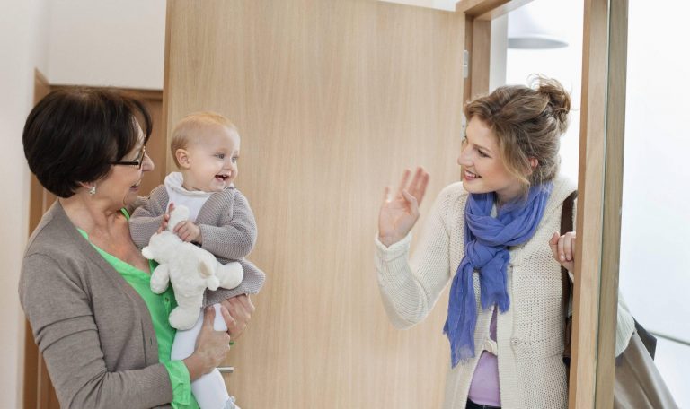 بيبي سيتر بالساعة