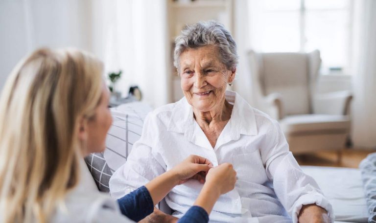 مكتب رعاية مسنين