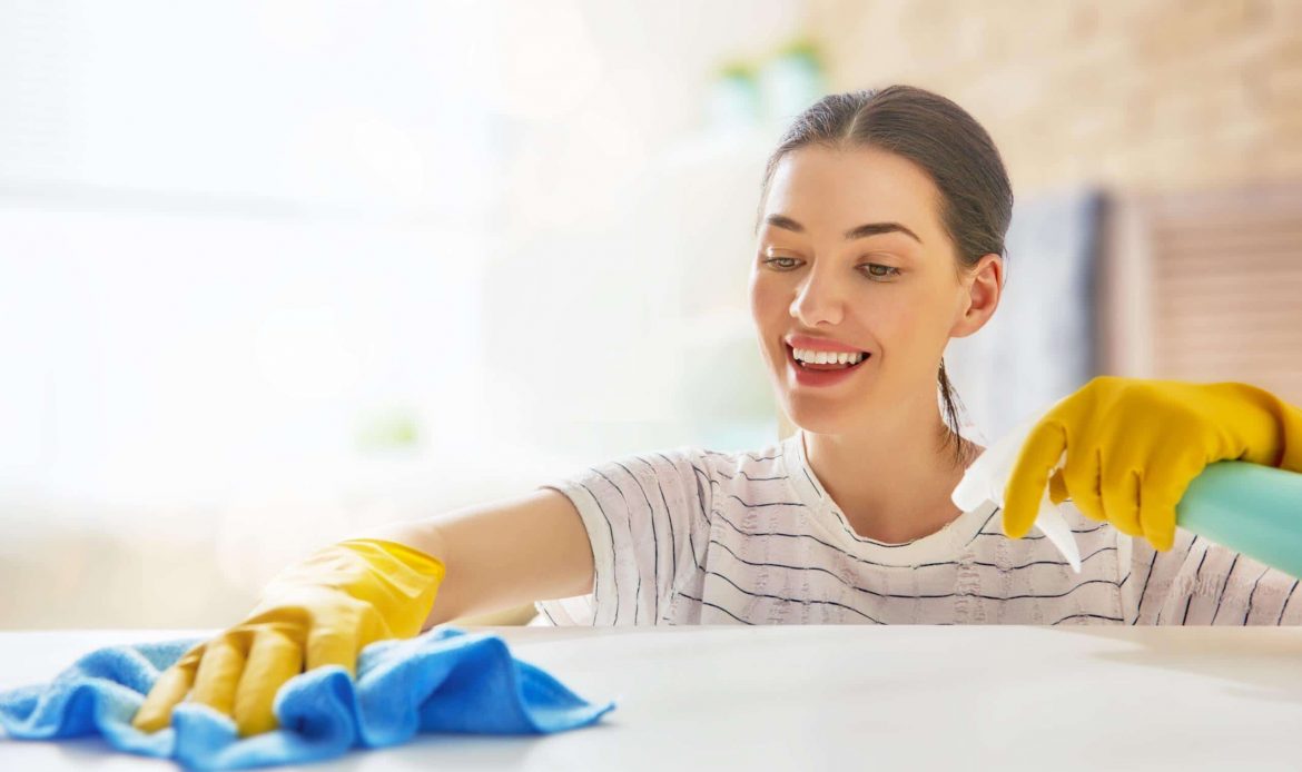 رويال سيرفيس-افضل شركة عمالة منزلية بالقاهرة-مكتب خدم وشغالات عاملة تنظيف منازل