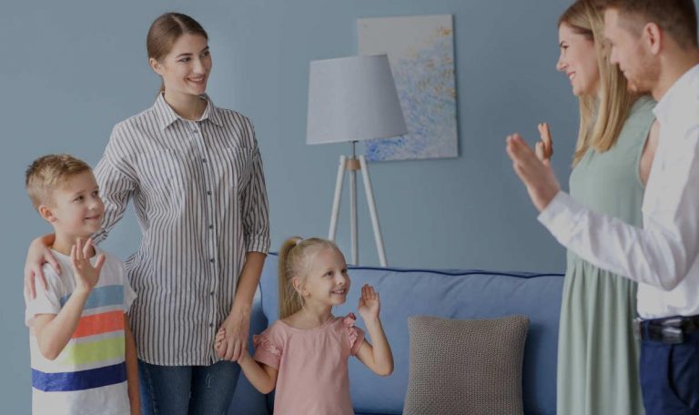 رعاية اطفال بالساعة