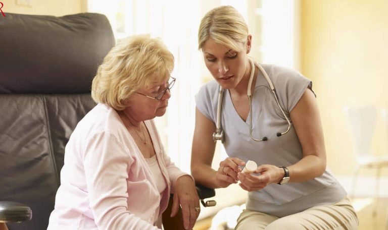 ممرضات للعناية المنزلية