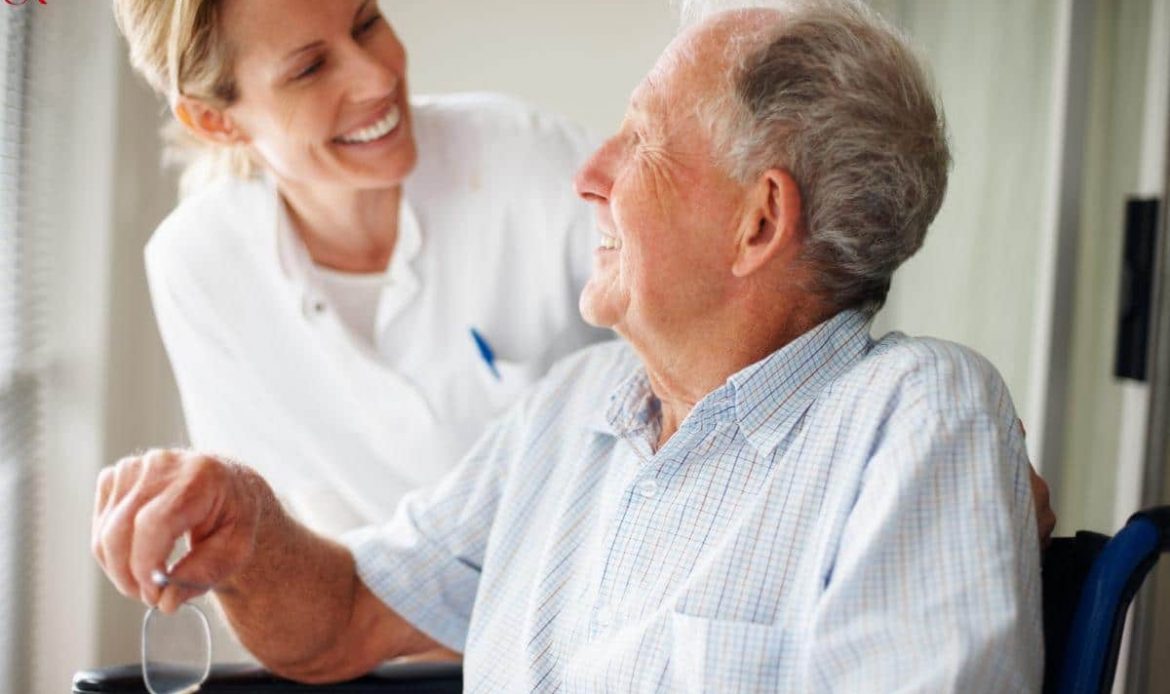 رويال سيرفيس-افضل شركة عمالة منزلية بالقاهرة-مكتب خدم وشغالات الرعاية المنزلية للمسنين