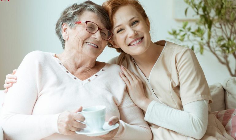 ممرضة منزلية بالشهر