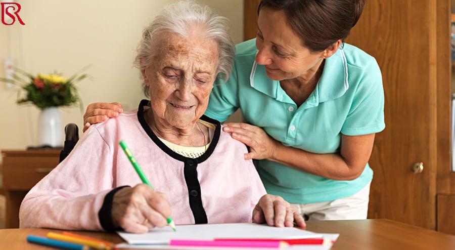 رويال سيرفيس-افضل شركة عمالة منزلية بالقاهرة-مكتب خدم وشغالات رعاية المسنين بالمنزل مصر