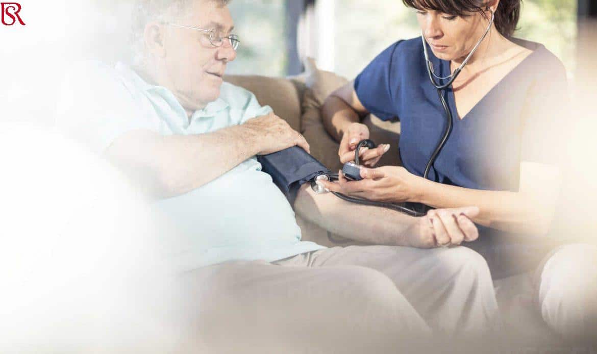 رويال سيرفيس-افضل شركة عمالة منزلية بالقاهرة-مكتب خدم وشغالات اريد ممرضة منزلية