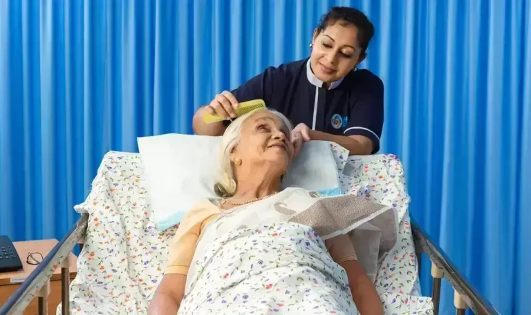 ممرضة خدمة منزلية