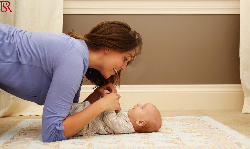 رويال سيرفيس-افضل شركة عمالة منزلية بالقاهرة-مكتب خدم وشغالات مطلوب بيبي سيتر في 6 أكتوبر