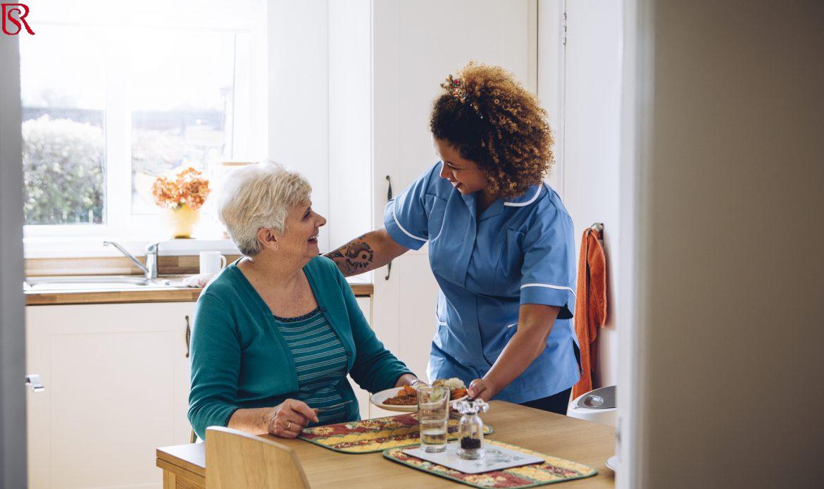 رويال سيرفيس-افضل شركة عمالة منزلية بالقاهرة-مكتب خدم وشغالات رعاية مسنين بالمنزل الجيزة