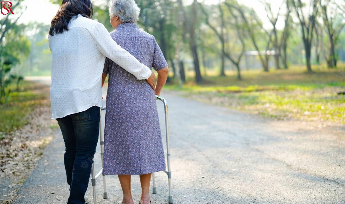 رويال سيرفيس-افضل شركة عمالة منزلية بالقاهرة-مكتب خدم وشغالات مكتب رعاية مسنين