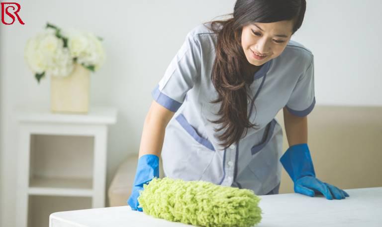 عاملات نظافة باليومية