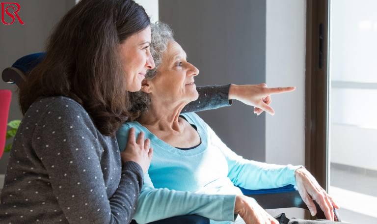 مطلوب جليسة كبار السن