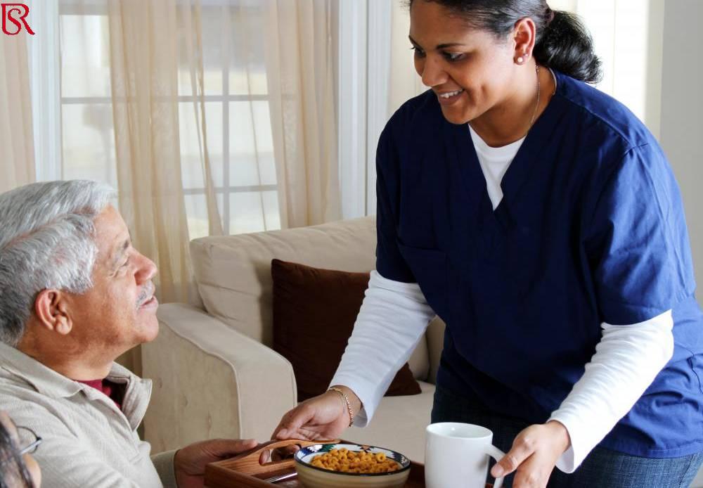 رويال سيرفيس-افضل شركة عمالة منزلية بالقاهرة-مكتب خدم وشغالات أحسن اسعار التمريض المنزلي