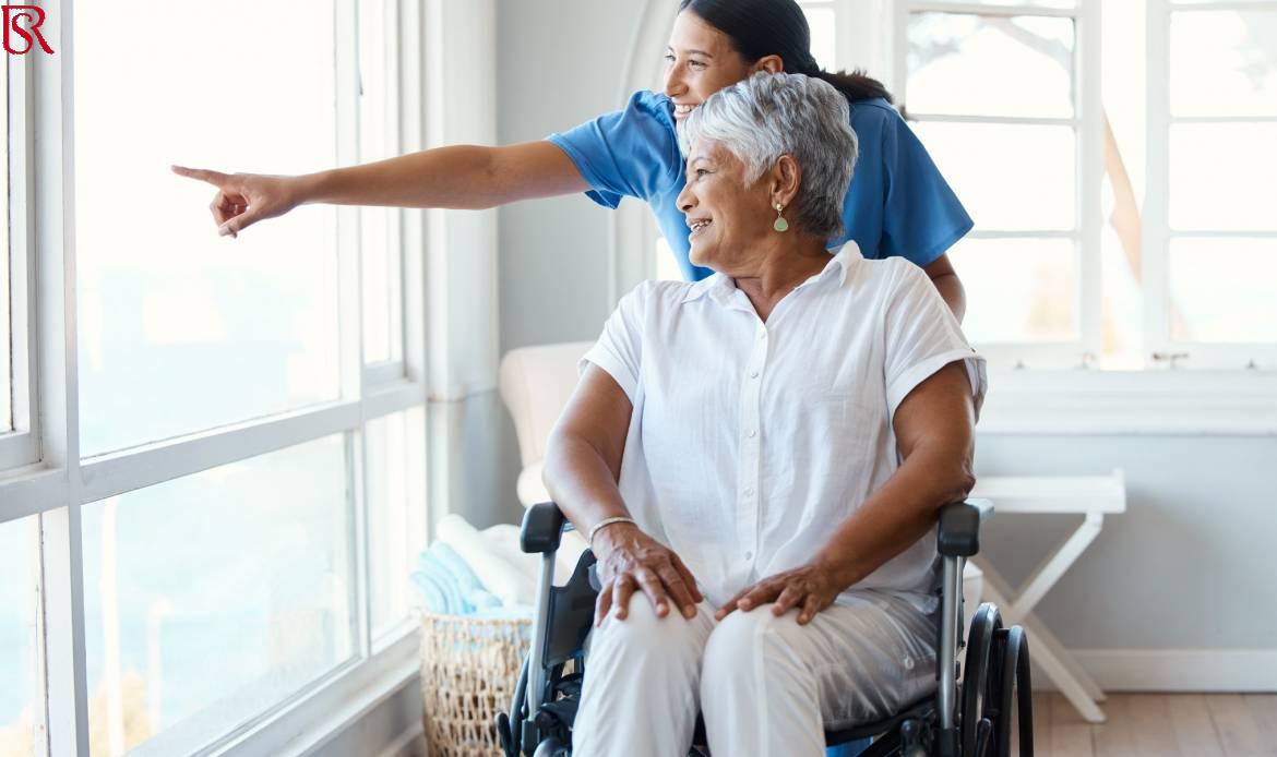 رويال سيرفيس-افضل شركة عمالة منزلية بالقاهرة-مكتب خدم وشغالات أحسن رعاية المسنين بالمنزل